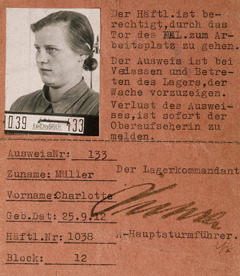 Tessera di riconoscimento di Charlotte Müller da prigioniera.