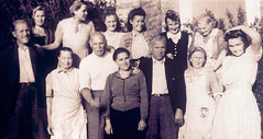 A group of Jehovah’s Witnesses who survived the Stutthof camp.