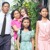 En familie i Filippinerne der er på vej til møde