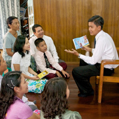 A ministerial servant conducting a meeting