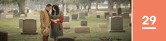 Урок 29. Муж и жена стоят возле могилы и молятся.