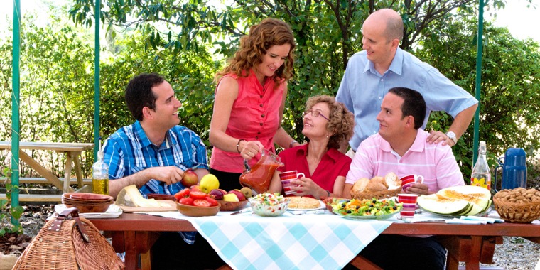 Isolina Lamela enjoying a meal with friends