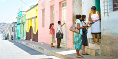 Głosiciele Królestwa uczestniczą w służbie kaznodziejskiej w Santiago de Cuba