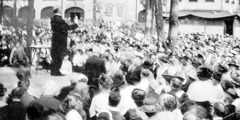 Broder Rutherford talar vid sammankomsten på Cedar Point i Ohio 1919.