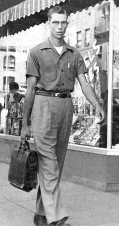 ویلیام سموئلسون در سال ۱۹۵۲
