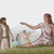 Una donna cananea invita un uomo israelita a inchinarsi davanti a un idolo mentre altri intorno a loro compiono vari atti idolatrici.