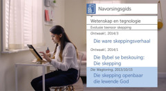 ’n Toneel uit die video “Ervaar die vreugde van die dissipelmaakwerk – Aanvaar Jehovah se hulp – Navorsingshulpe”. Neeta gebruik die “Navorsingsgids” om inligting oor die skepping te soek.