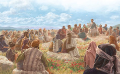 यीशु एक पहाड़ पर बैठा उपदेश दे रहा है और लोगों की एक भीड़ ध्यान से सुन रही है।
