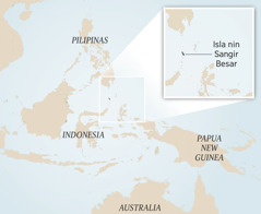 Mapa kan Indonesia asin kan mga nakapalibot na nasyon. Sarong isinaliot na ritrato na ipinapahiling an sadit na isla nin Sangir Besar.