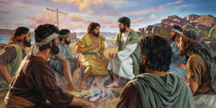 Jesús hablando con Pedro junto a unas brasas sobre las que se están cocinando unos pescados. Otros apóstoles escuchan con interés la conversación.