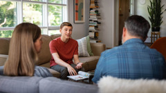 Se chokotsin motlapouia iuan ipapanuan uan kinmititia libro Tiyoltos uan tiyolpakis tlamachtil 23.