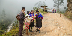 Witnesses in Colombia preach to two women