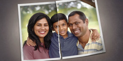 Foto strappata di una famiglia felice composta da padre, madre e figlio.