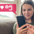 ဆယ်ကျော်သက် မိန်းကလေး ဖုန်း​ကို ကြည့်​ရင်း ပြုံး​နေ။ လူမှု​မီဒီယာ​မှာ လိုက်​ခ် ၈၅ ခု ရထား။