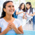 Коллаж 1) девочка-подросток только что крестилась и стоит в бассейне радостная; 2) она даёт однокласснице визитную карточку jw.org.