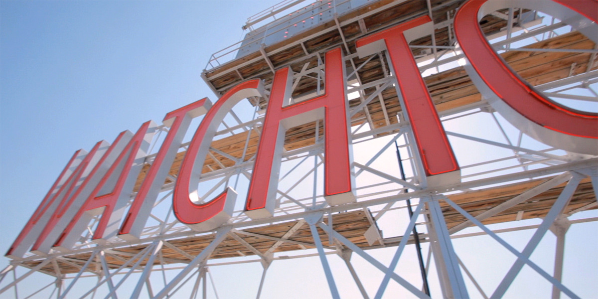 Video Clips: The Watchtower Sign in Brooklyn, NY