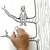 Een tekening op een whiteboard van een jongere die op een boomtak zit