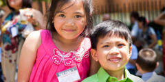Copii la congresul din 2015 ținut la Roma (Italia) în tagalog