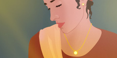 Une femme portant un collier