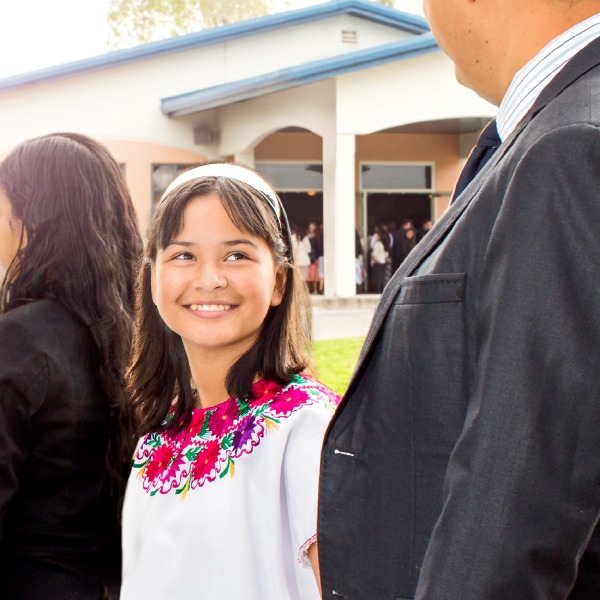 メキシコ エホバの証人の中央アメリカ支部に大勢の人が訪れる