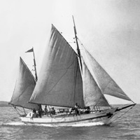 The Lightbearer in full sail