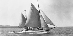 The Lightbearer in full sail