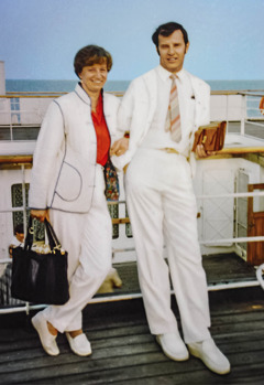 Maire y Tapani en un barco.