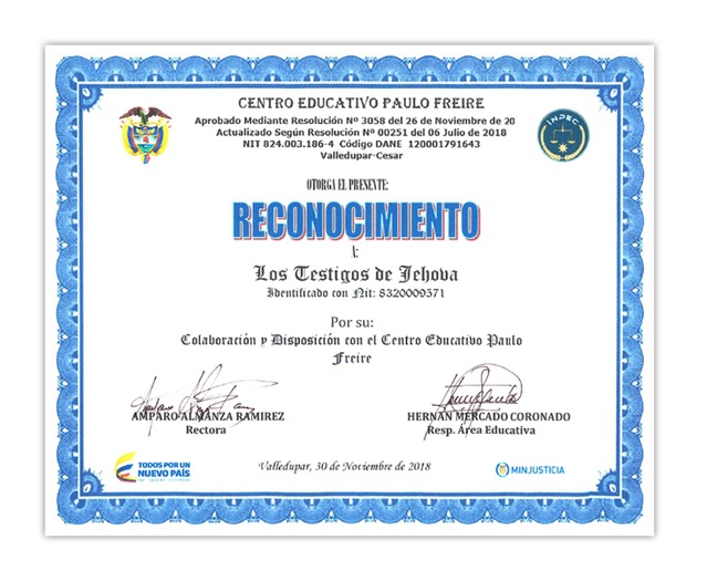 Les témoins de Jéhovah reçoivent un certificat en reconnaissance. 702019138_univ_cnt_01_lg